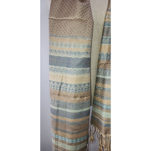 NWT Handmade scarf from Thailand with fringe - Picture 2 of 3